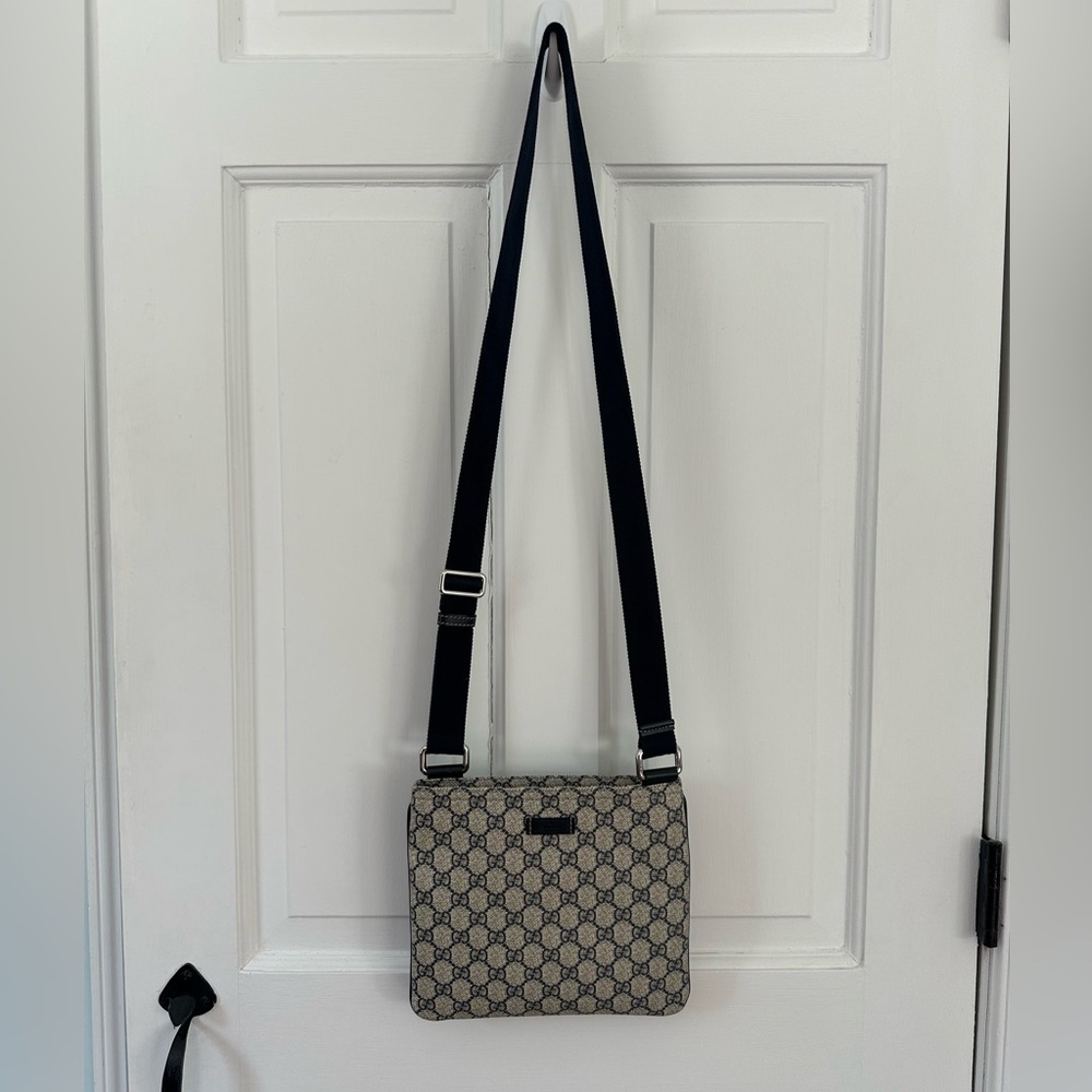 Navy Gucci crossbody- perfect condition! RARE